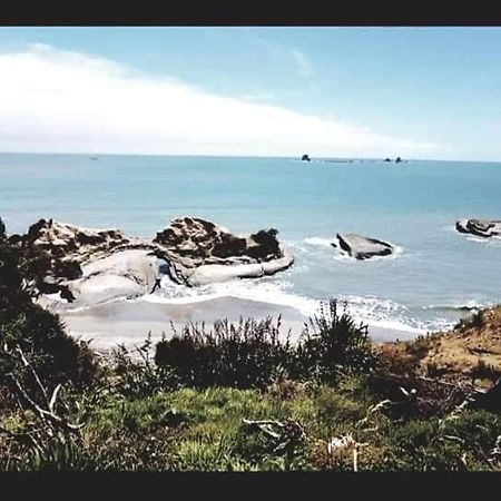 Hotel The Hole In The Rock Yurt Cape Foulwind Exterior foto